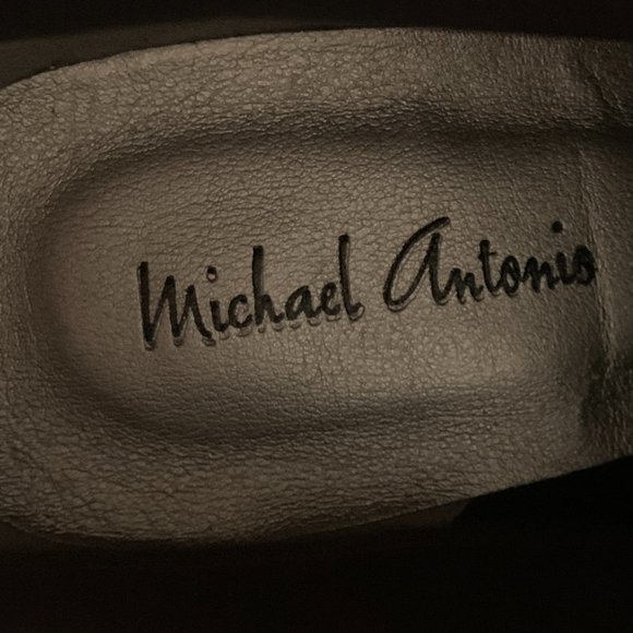 ⭐️❤️ MICHAEL ANTONIO Tan Wedge Booties - Picture 6 of 10